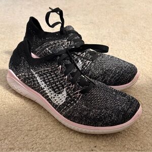 Nike Free RN Flyknit Sneakers